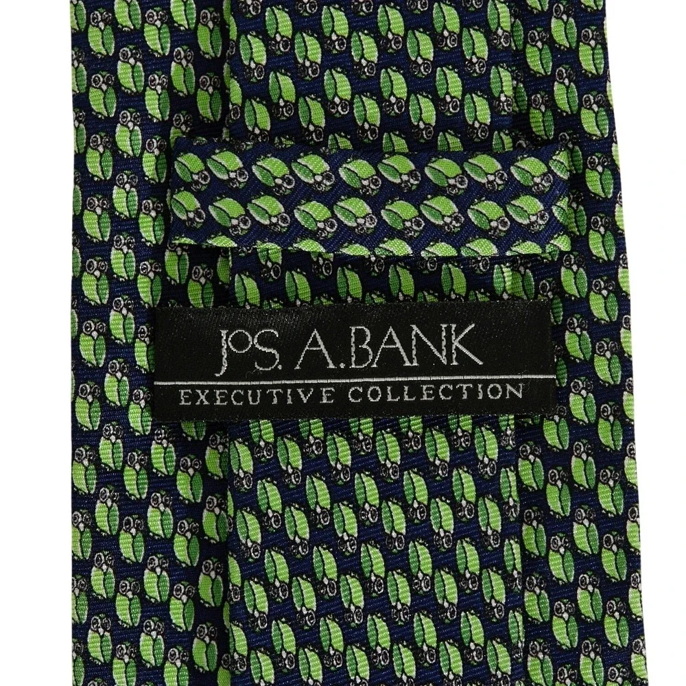 JOS A BANK EXECUTIVE COLLECTION Mens Navy Green Owl Print 100% Silk Tie